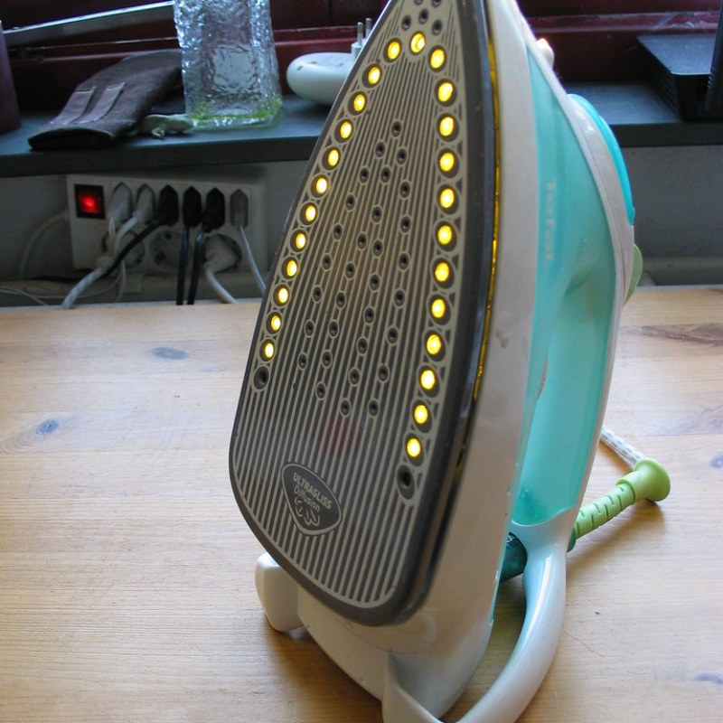 Steam Iron 2200W